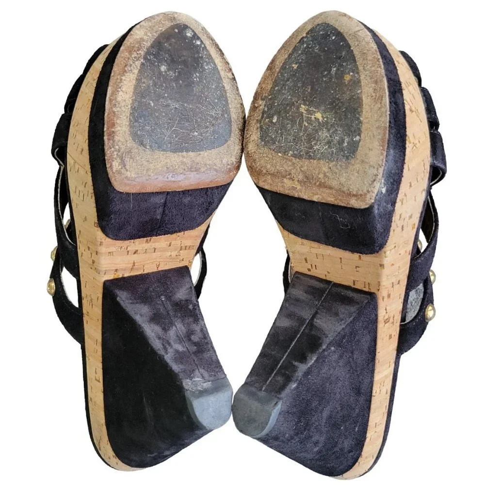 Prada Scamosciato Heels—hard to find! Size 36.5 - Picture 8 of 12